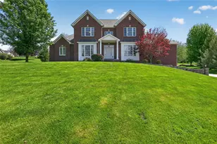 104 Primrose Cir, Penn Township, PA 16002 - Photo 3