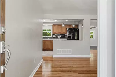 345 Maize Dr, Pittsburgh, PA 15236 - Photo 3