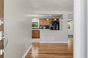 345 Maize Dr, Pittsburgh, PA 15236 - Photo 3
