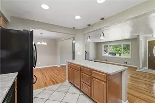 345 Maize Dr, Pittsburgh, PA 15236 - Photo 15