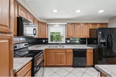 345 Maize Dr, Pittsburgh, PA 15236 - Photo 11
