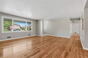345 Maize Dr, Pittsburgh, PA 15236 - Photo 9