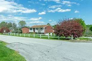 102 Kenneth Dr, Delmont, PA 15626 - Photo 3