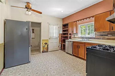 2008 Clearview Rd, Pittsburgh, PA 15116 - Photo 11