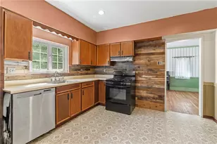 2008 Clearview Rd, Pittsburgh, PA 15116 - Photo 9
