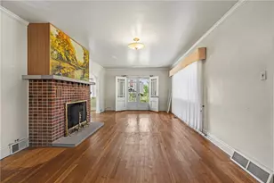 2008 Clearview Rd, Pittsburgh, PA 15116 - Photo 3