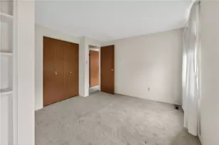 142 Thunderwood Dr, Bethel Park, PA 15102 - Photo 29
