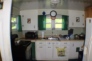 31 Pennsylvania Ave, California, PA 15419 - Photo 5