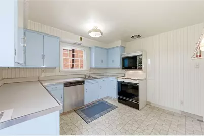 334 Jefferson Dr, Pittsburgh, PA 15228 - Photo 11