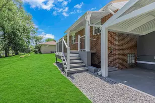 110 Pinkerton Dr, Brighton Township, PA 15009 - Photo 7