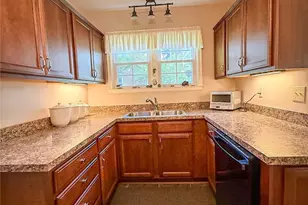306 Beechwood Blvd, Center Township, PA 16001 - Photo 15