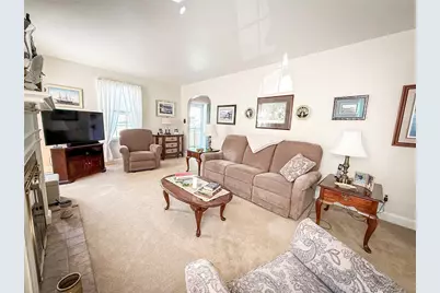 306 Beechwood Blvd, Center Township, PA 16001 - Photo 3
