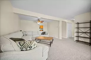 2673 Bingham Dr, Pittsburgh, PA 15241 - Photo 7