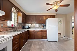 2724 Gould Dr, South Park, PA 15129 - Photo 7