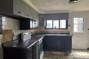 427 Agatha St, Pitcairn, PA 15140 - Photo 5