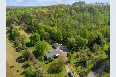 235 McDivitt Dr, Bell Township, PA 15681 - Photo 33