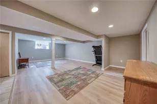 504 Rolling Green Dr, Bethel Park, PA 15102 - Photo 25