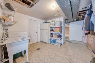 504 Rolling Green Dr, Bethel Park, PA 15102 - Photo 33