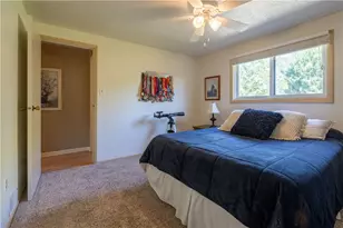 207 Manor Ct, Bethel Park, PA 15241 - Photo 25
