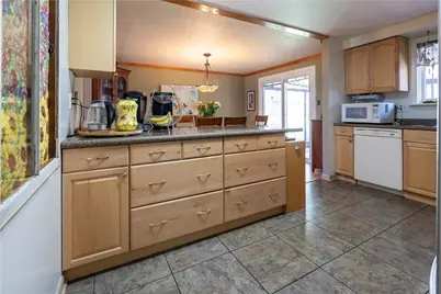 207 Manor Ct, Bethel Park, PA 15241 - Photo 13