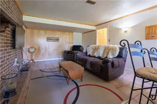 207 Manor Ct, Bethel Park, PA 15241 - Photo 9