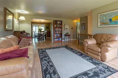 207 Manor Ct, Bethel Park, PA 15241 - Photo 7
