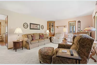 157 Broadbent Rd, Ohio Township, PA 15143 - Photo 5