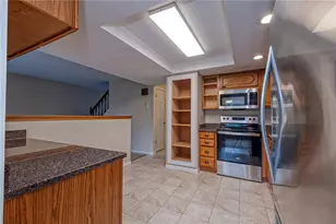 1342 Quail Run Cir, Bethel Park, PA 15102 - Photo 9