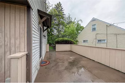 384 Whittier Dr, Pittsburgh, PA 15235 - Photo 3