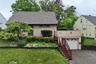 384 Whittier Dr, Pittsburgh, PA 15235 - Photo 1