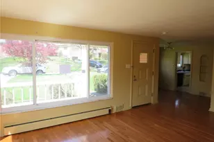 2439 Red Oak Dr, Pittsburgh, PA 15220 - Photo 3