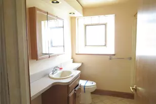 2439 Red Oak Dr, Pittsburgh, PA 15220 - Photo 11