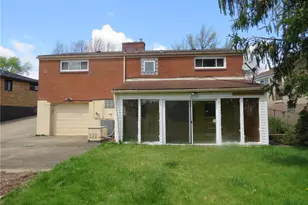 2439 Red Oak Dr, Pittsburgh, PA 15220 - Photo 35