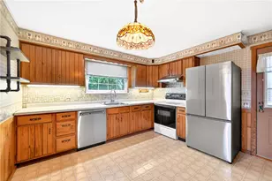 9229 Lancelot Dr, Pittsburgh, PA 15237 - Photo 13