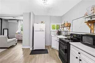 419 Woodward Ave, McKees Rocks, PA 15136 - Photo 9