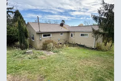 589 Hookstown Grade Rd, Moon/Crescent Twp, PA 15108 - Photo 1