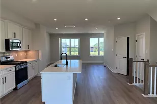 237 Scenic Ridge Dr, Robinson Twp, PA 15205 - Photo 5