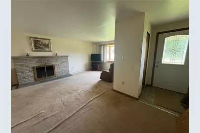 200 North Dr, Center Township, PA 16001 - Photo 9
