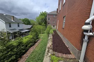 1646 Dellrose St, Pittsburgh, PA 15210 - Photo 23