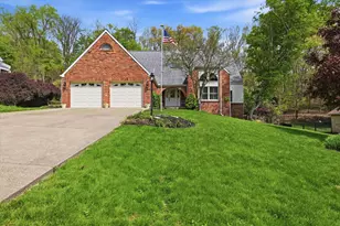 2397 Traci Dr, Pittsburgh, PA 15237 - Photo 1