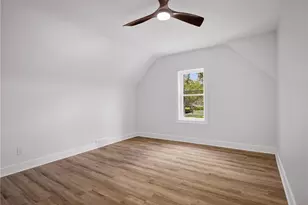 210 W Woodland Dr, Center Township, PA 15001 - Photo 21