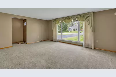 102 Pinecrest Dr, South Beaver Township, PA 15010 - Photo 3