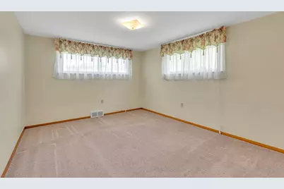 102 Pinecrest Dr, South Beaver Township, PA 15010 - Photo 11