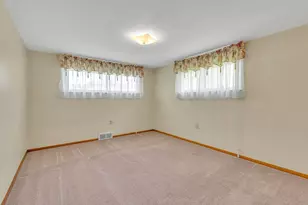 102 Pinecrest Dr, South Beaver Township, PA 15010 - Photo 11