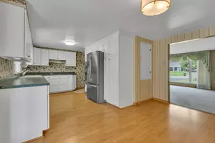 102 Pinecrest Dr, South Beaver Township, PA 15010 - Photo 9