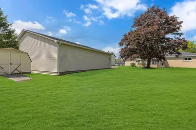 102 Pinecrest Dr, South Beaver Township, PA 15010 - Photo 25