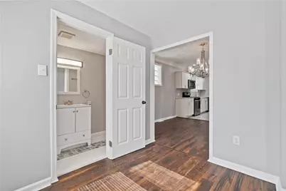 200 Thomas Street, West Mifflin, PA 15122 - Photo 5