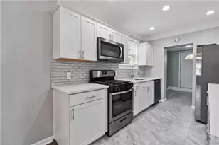 200 Thomas St, West Mifflin, PA 15122 - Photo 11