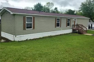 203 Cardinal Dr, Jeannette, PA 15644 - Photo 3