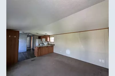 203 Cardinal Dr, Jeannette, PA 15644 - Photo 7